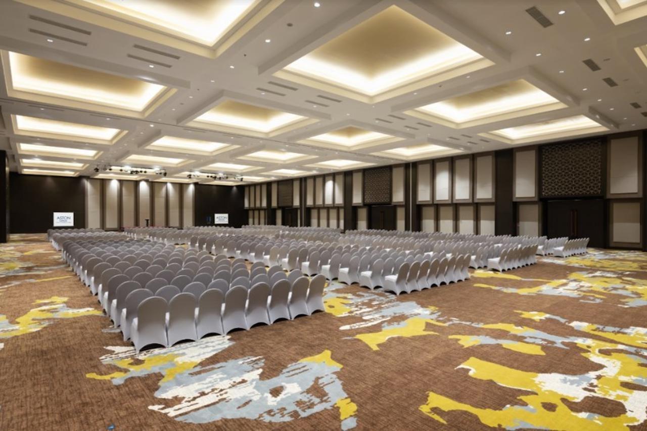 Aston Gresik Hotel & Conference Center Exterior foto